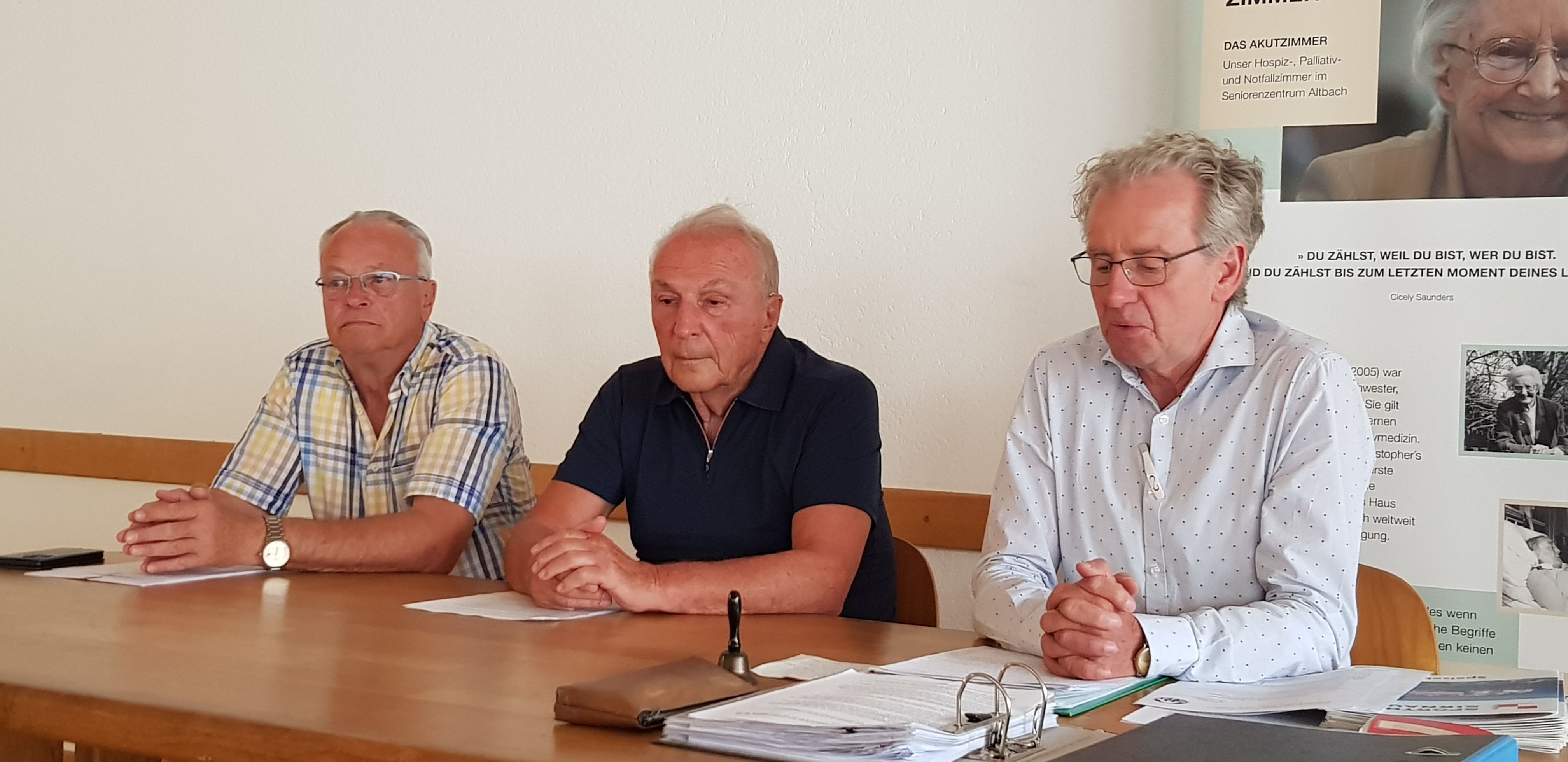 Der Vorstand v.r.n.l Vorsitzender Klaus Hilius 2.Vorsitzender Dr.Rainer Palme Kassier Siegfried Schmid